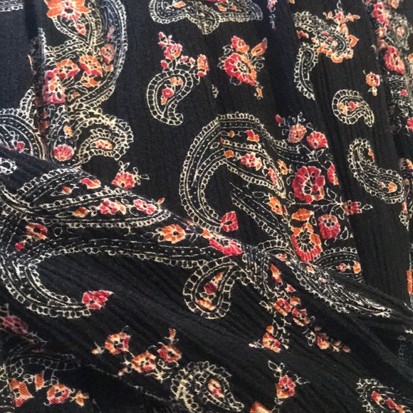 Off-the-Shoulder Patterned Romper - Picture 3 of 3